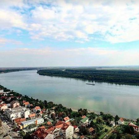 Prenociste Dunav Novi Banovci Eksteriør bilde