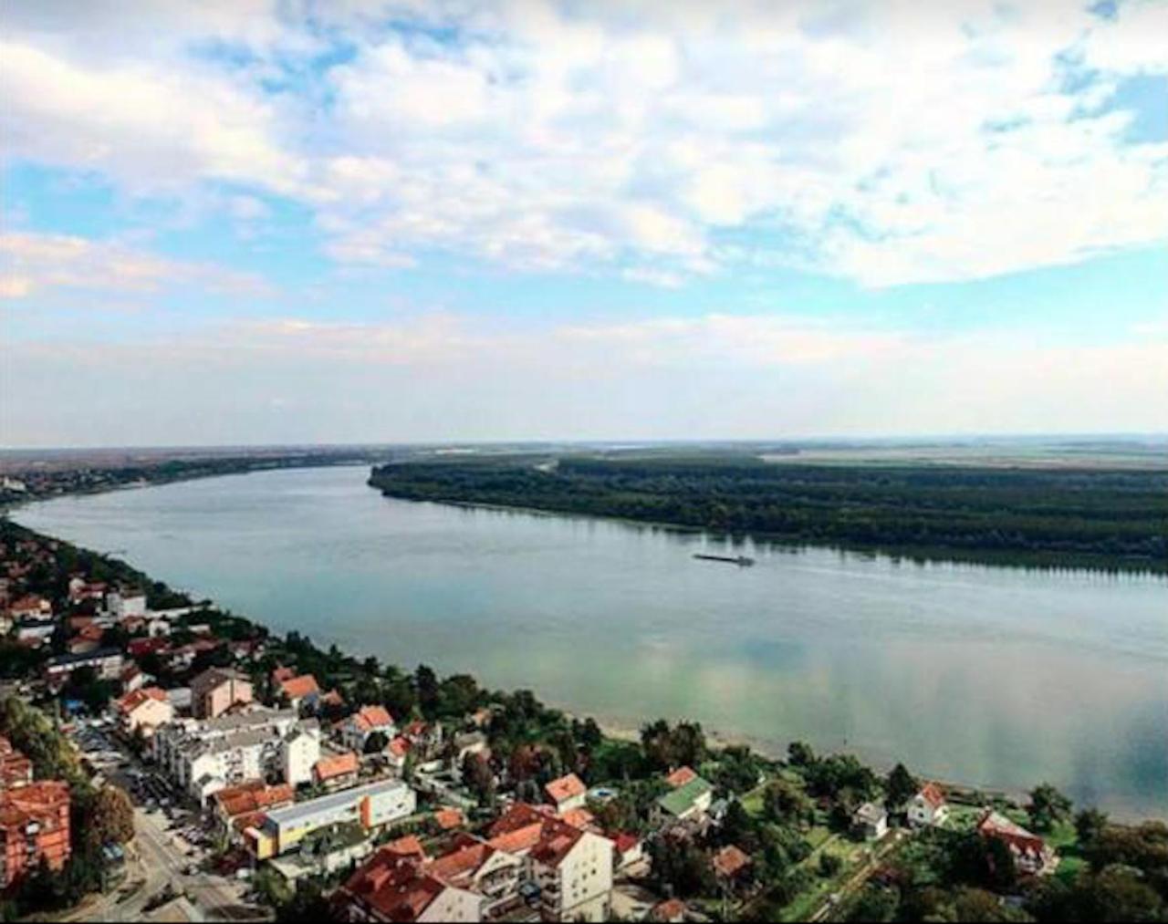 Prenociste Dunav Novi Banovci Eksteriør bilde
